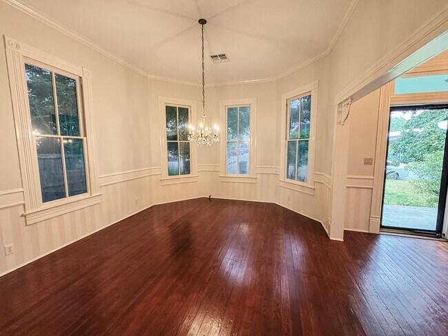 Building Photo - 305 W Brazos St