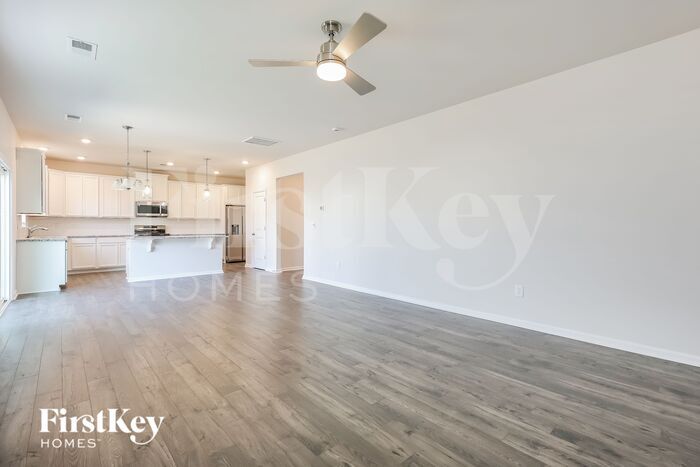 Building Photo - 16 Ramblehurst Rd