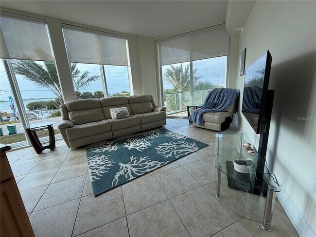 Building Photo - 1375 Beach Rd