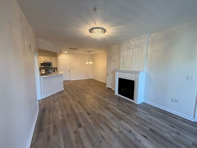 Building Photo - Well maintained 2 br 2 ba condo in the gat...