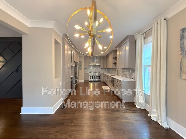 Primary Photo - 621 S Summit Ave