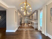 Building Photo - 621 S Summit Ave