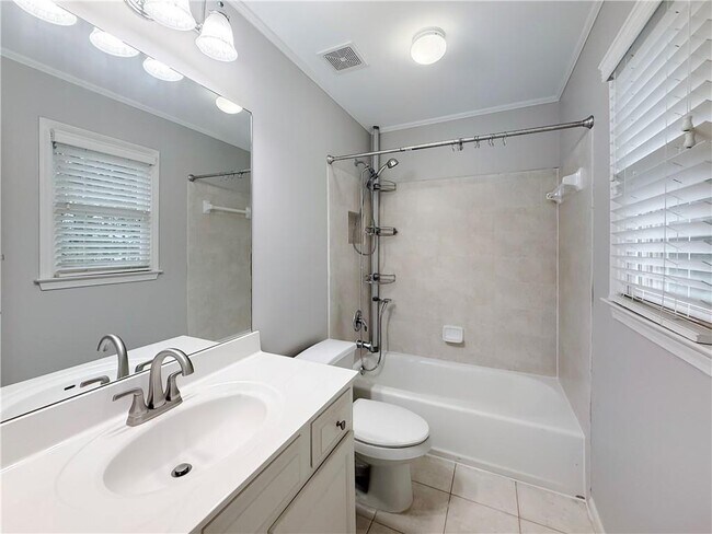Building Photo - 5910 Westcroft Ln