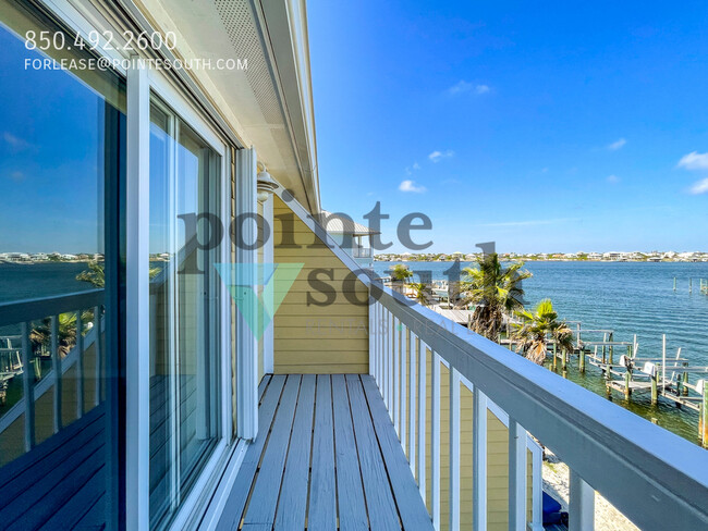 Building Photo - Waterfront 2BD/1.5BA with boat slip AND lift!