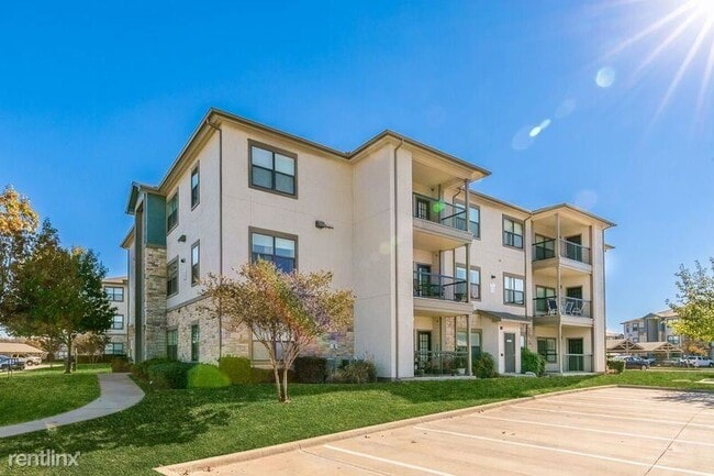 Building Photo - 2 br, 2 bath Condo - 13900 Chadwick Pkwy F...