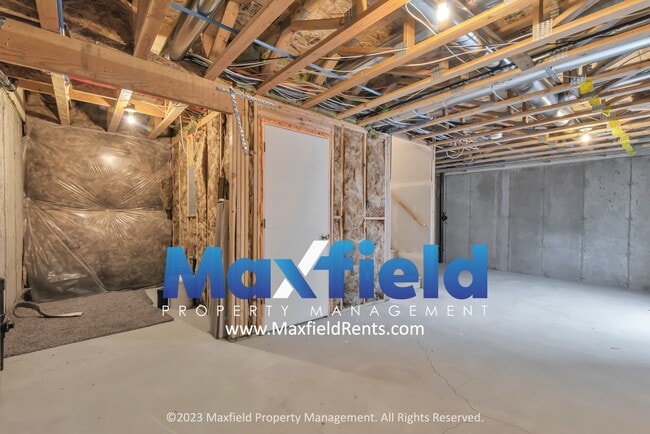 Building Photo - Pet Friendly - Draper Townhome 3 BD 3 BA 2...
