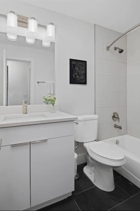 Bathroom - Crescent Apartments