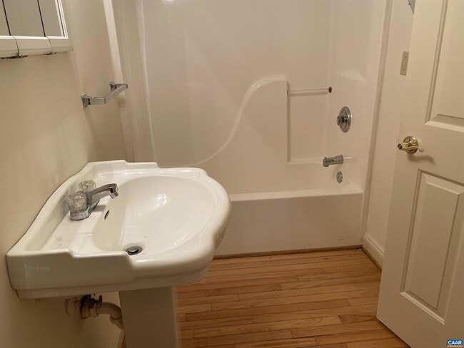 Building Photo - 415 2nd St NE