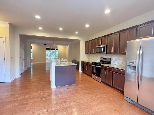 Building Photo - 4239 Laurel Creek Ct SE