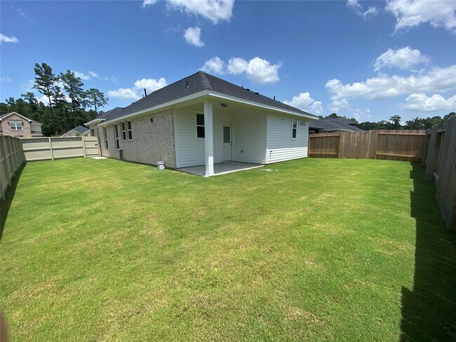 Building Photo - 40414 Gerygone Ln