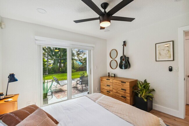 Building Photo - 702 NE 10th Ave