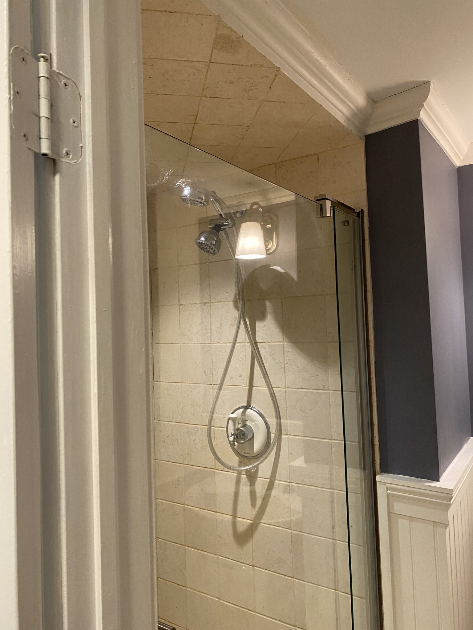 Bathroom - 76 Golden Hill St