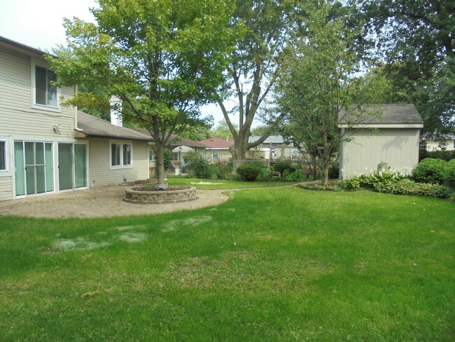 Building Photo - 1085 Hecker Dr