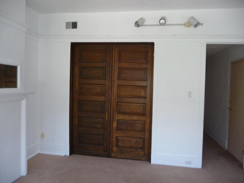 Building Photo - 218 N Craig St