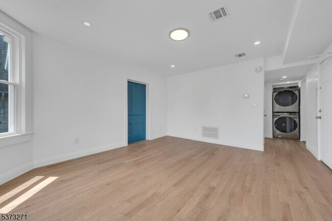 Building Photo - 78 Grove St
