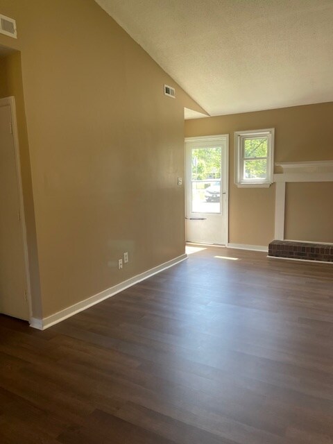 Building Photo - 210 Webb Blvd