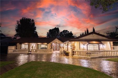 Building Photo - 18834 Devonshire St