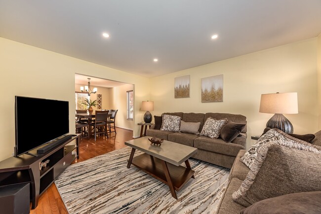 Building Photo - 2735 Skylane Dr