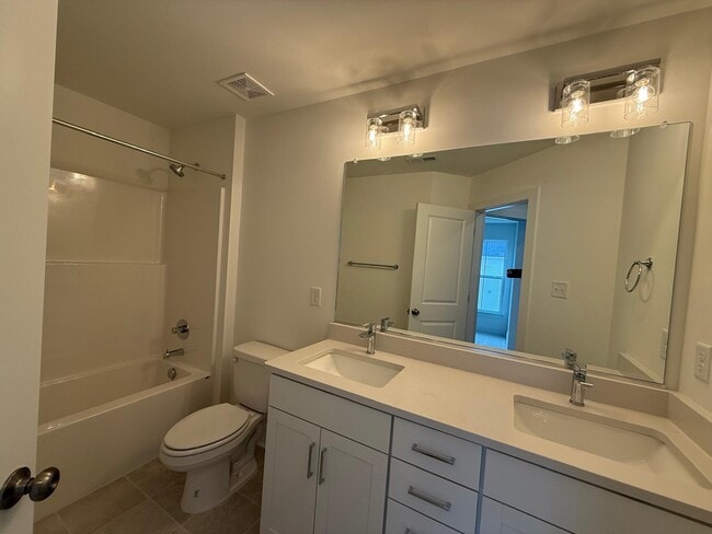 Building Photo - 15309 Sunray Aly