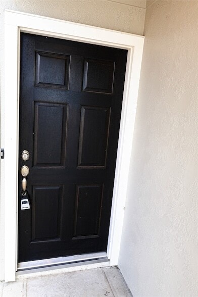 Building Photo - 3336 Vine Ter Trce