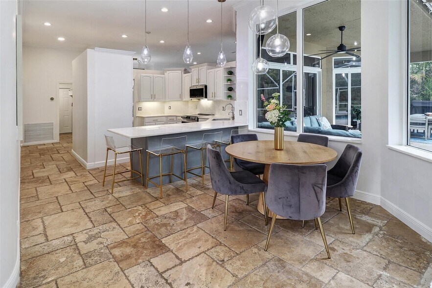 Building Photo - 6430 NW 98th Ln