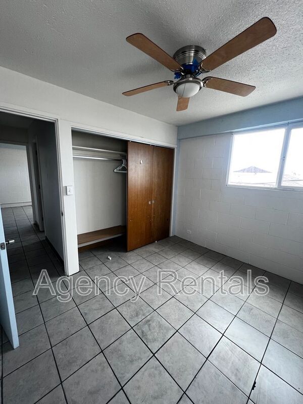 Building Photo - 938 Owen St