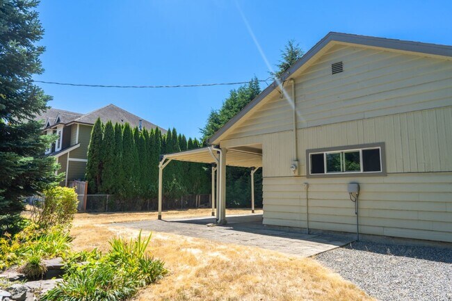 Building Photo - 3Bd/1.5Ba Renton Home