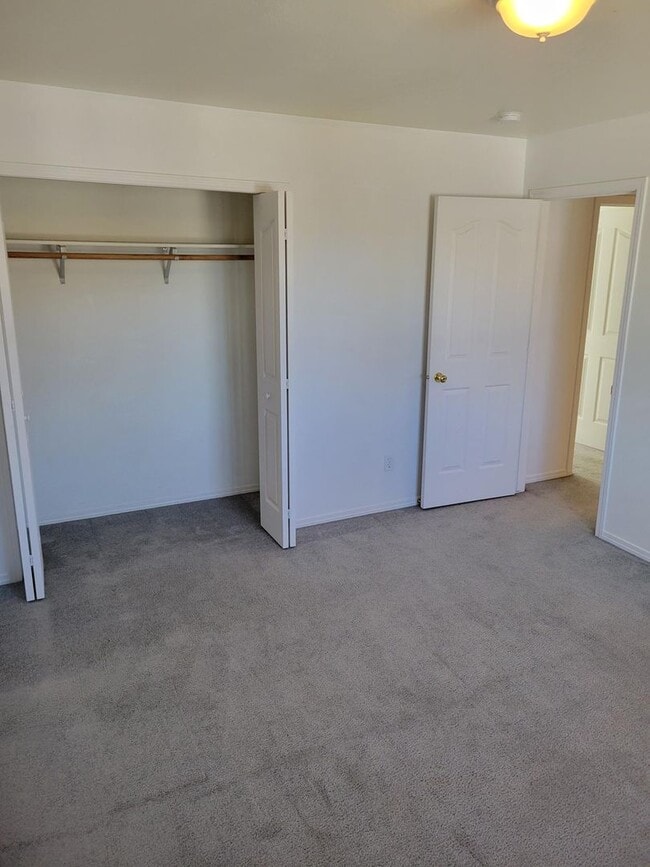 Building Photo - 3305 Laredo Dr