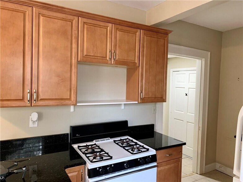 Building Photo - 293 Springdale Dr NE