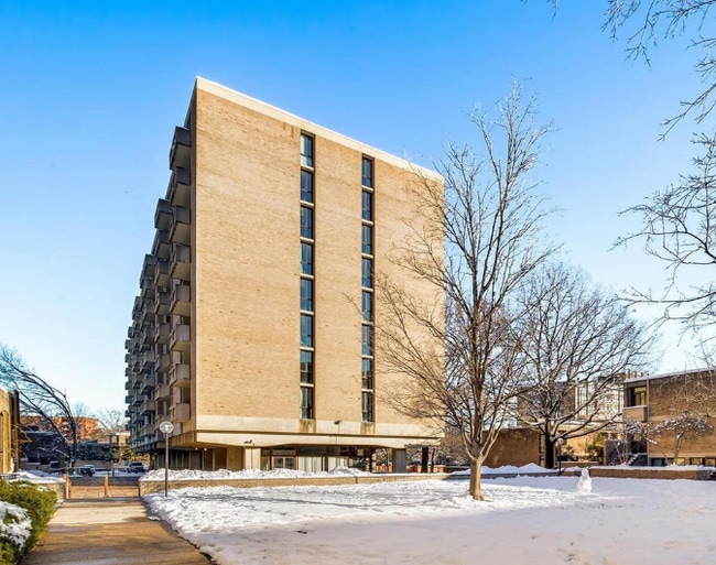 Building Photo - 240 M St SE