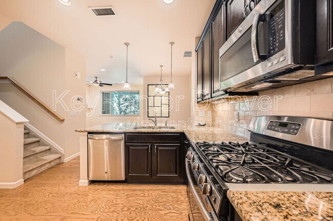 Building Photo - 8951 E Phillips Dr