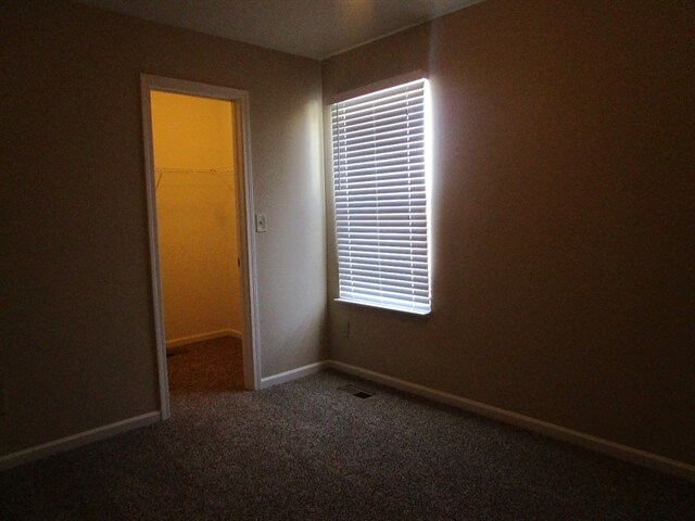 Building Photo - 1518 Bluestem Dr