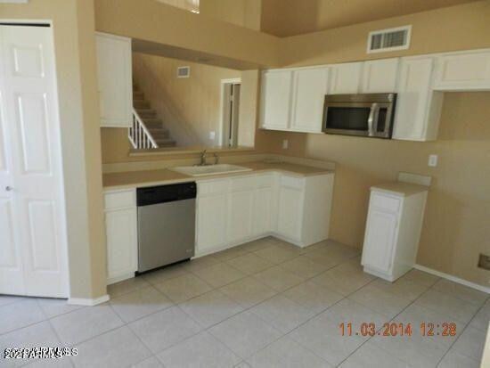 Building Photo - 1440 E Renee Dr