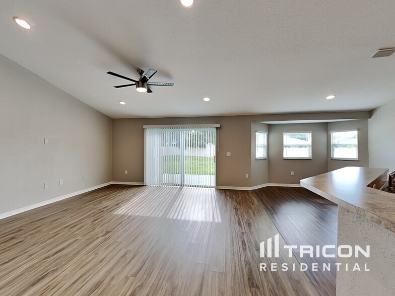 Building Photo - 113 Solis Dr