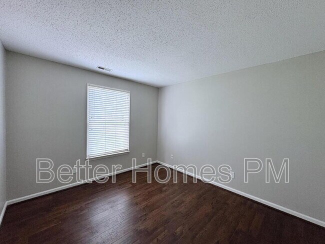 Building Photo - 1403 Buckhorn Rd