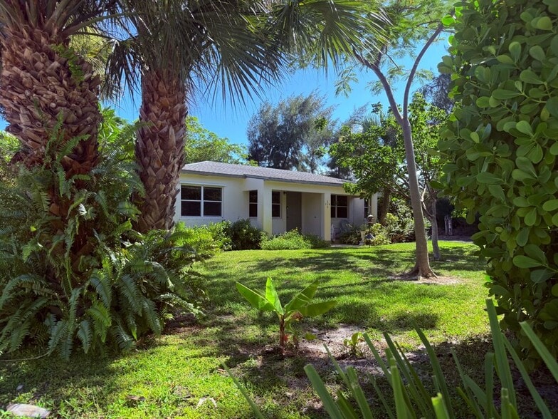 Building Photo - 620 NE 12th Ave