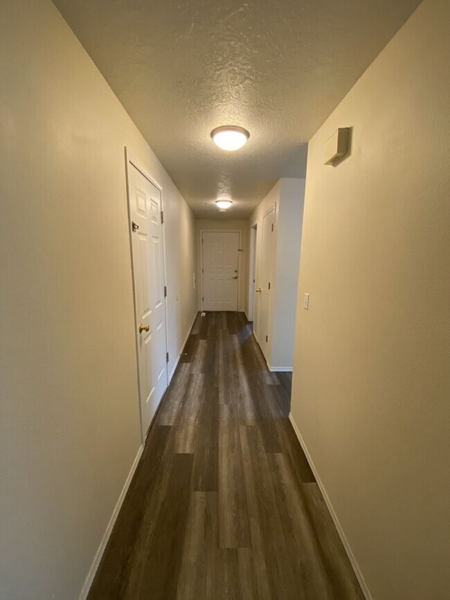 Building Photo - 4305 San Francisco Dr NE