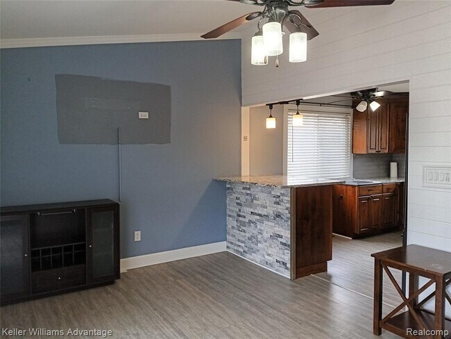 Building Photo - 15730 Anthony St