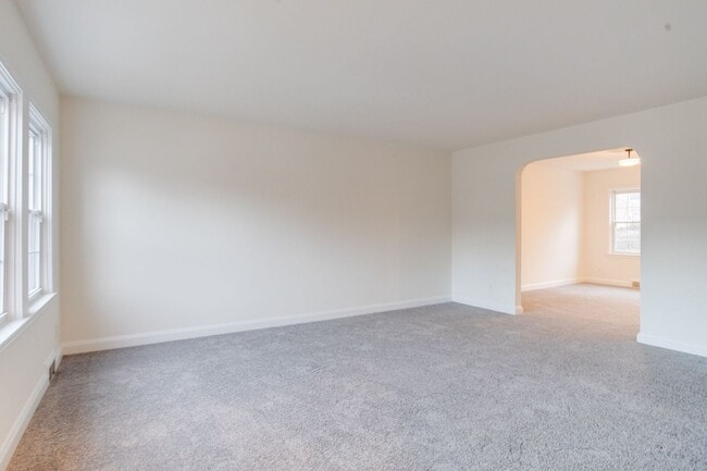 Building Photo - 1809 Glen Ridge Rd