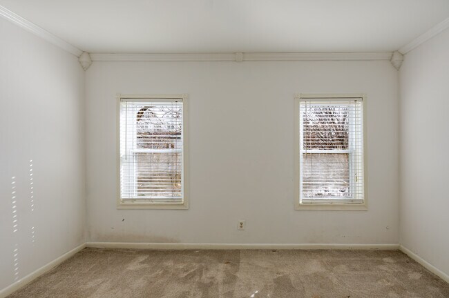 Building Photo - 21 17th St SE