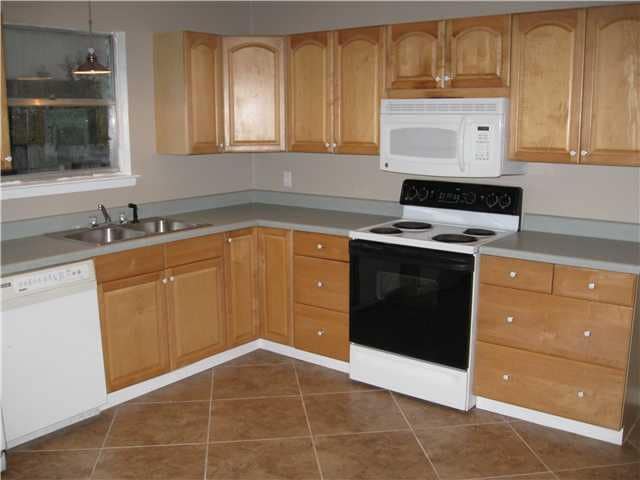 Building Photo - 10207 Rutland Village W
