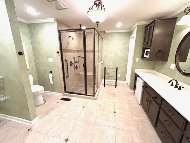 Building Photo - Prime Madison Location – Home for Rent