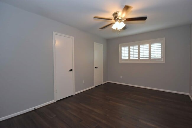 Building Photo - 10802 Meadow Lake Ln