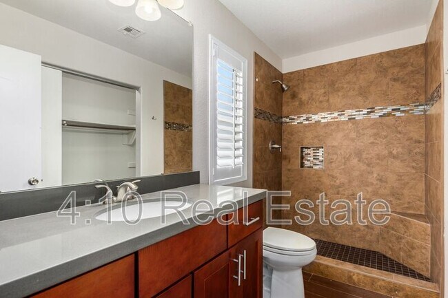 Building Photo - 2085 W Harbour Dr