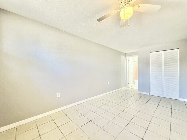 Building Photo - 3403 Palm Dr