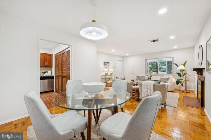 Building Photo - 6206 Yosemite Dr