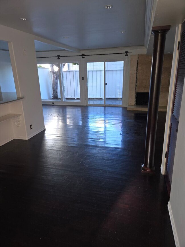 Building Photo - 4312 Spindrift Way