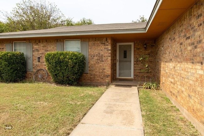 Building Photo - 9 Lackland Cir