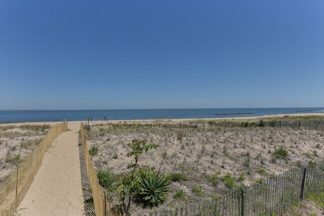 Building Photo - 1508 W Ocean View Ave