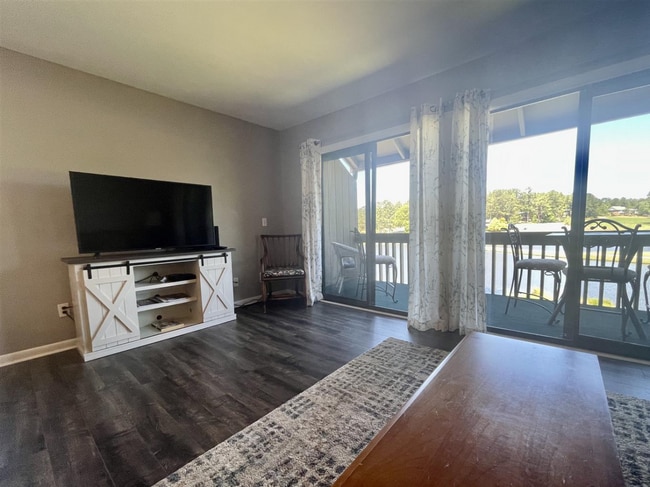 Building Photo - 1175 St Andrews Dr